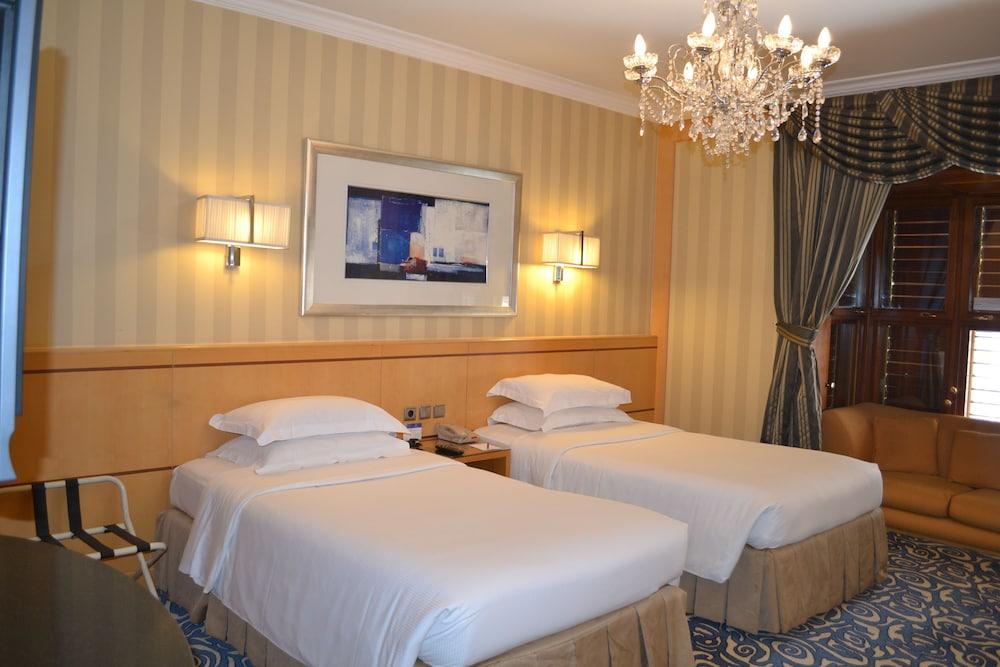 Hotel Makkah Towers Mekka Exterior foto A room at the hotel