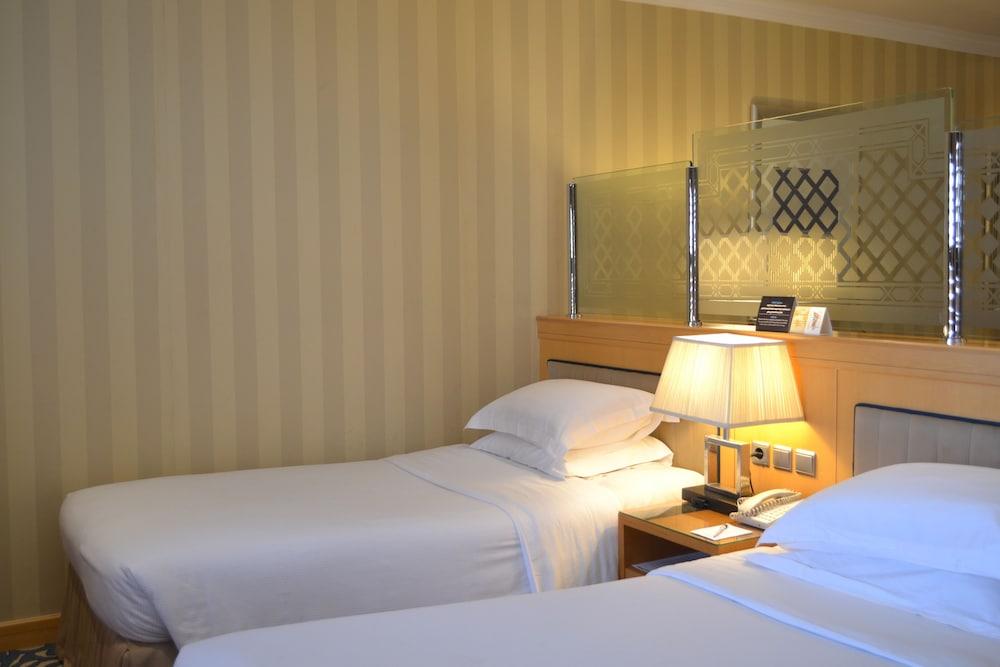 Hotel Makkah Towers Mekka Exterior foto A room at the hotel