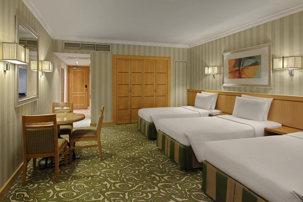 Hotel Makkah Towers Mekka Zimmer foto A room at the hotel