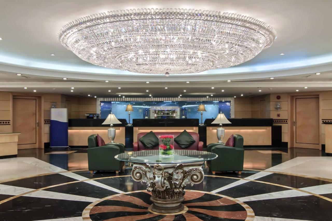 Hotel Makkah Towers Mekka Exterior foto The hotel lobby