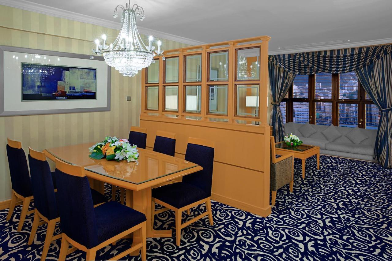 Hotel Makkah Towers Mekka Exterior foto A suite at the Ritz-Carlton, Riyadh